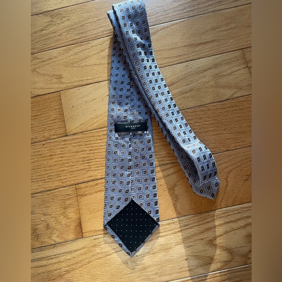 Givenchy tie - Picture 2 of 2